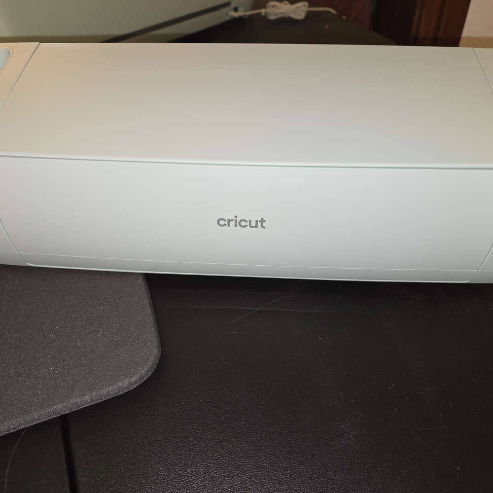 Cricut Cutting Machine in Light Mint